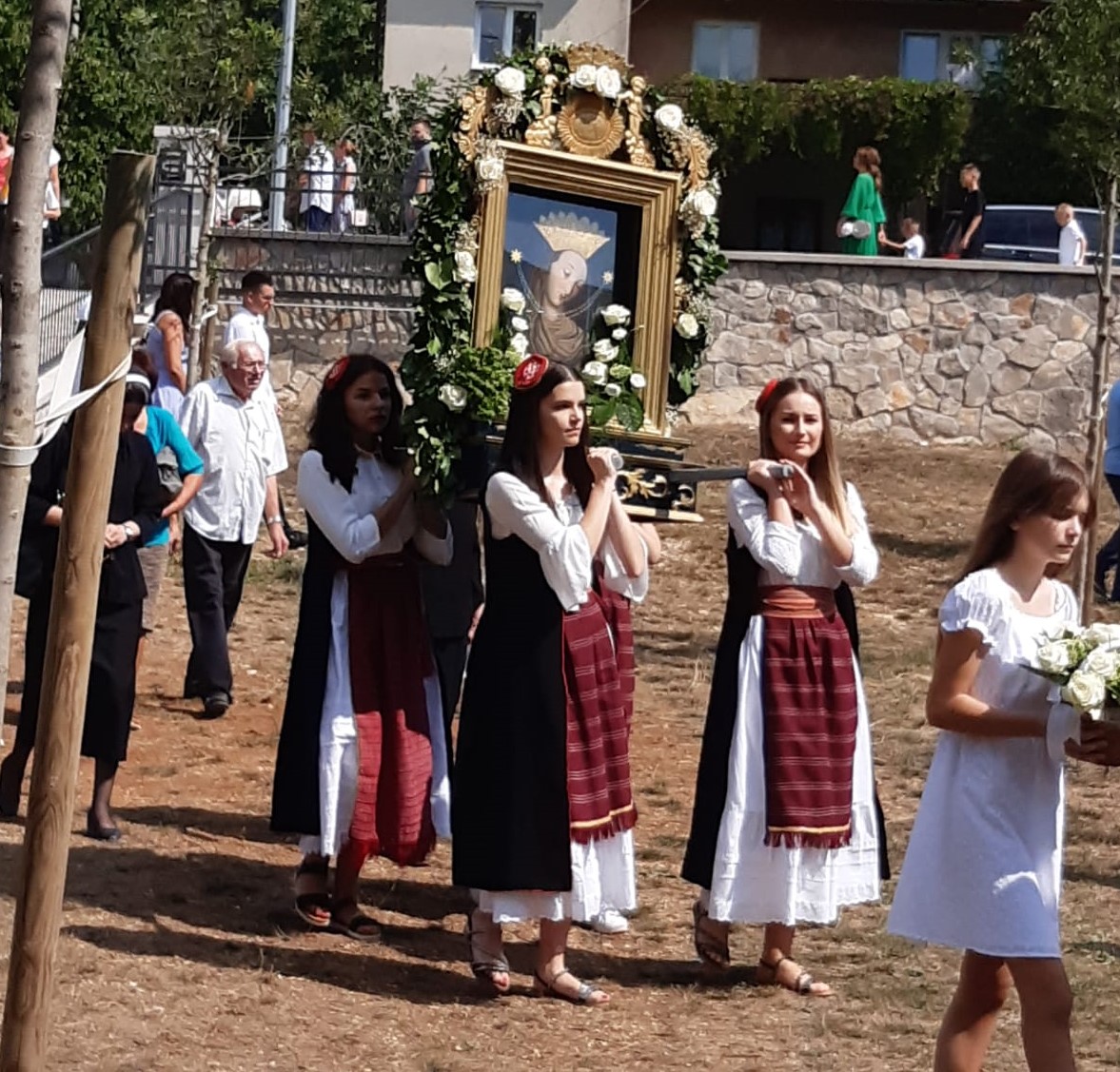 Članovi HKLD a Podružnice Imotski na tradicionalnom blagdanskom slavlju u Zelenoj katedrali 3