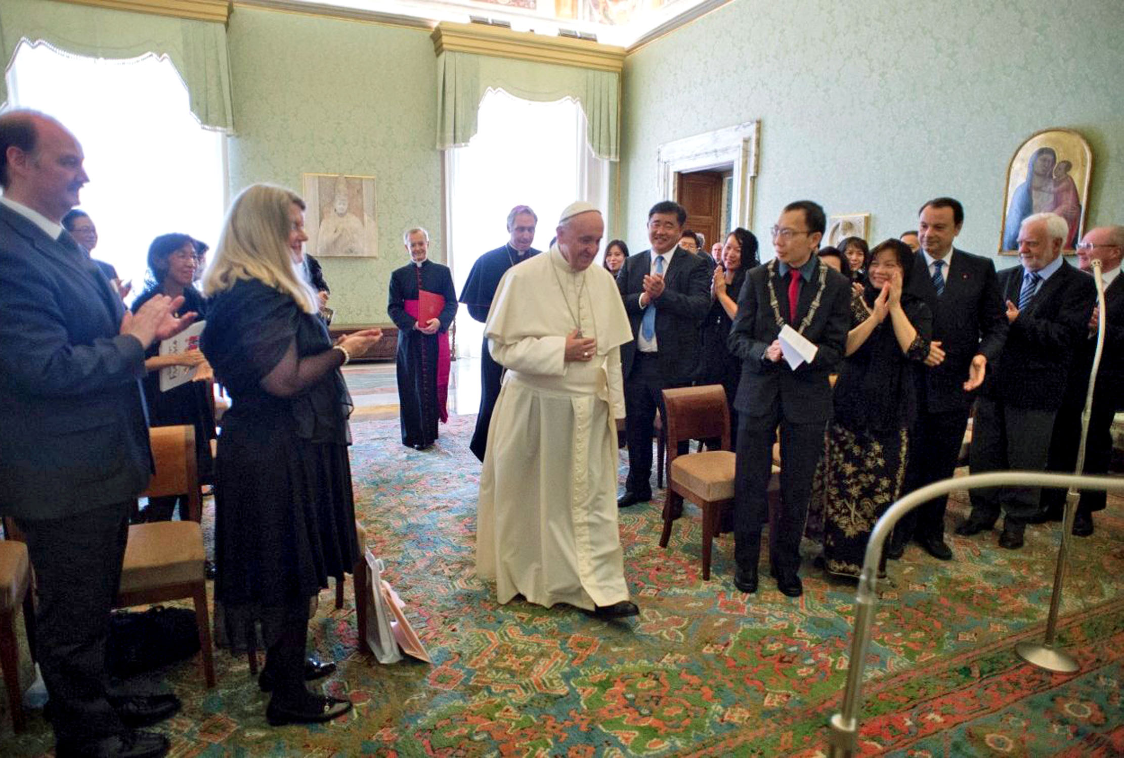 Papa Franjo s članovima Svjetskoga saveza katoličkih liječnika 28 svibnja 2018. Vatican Media