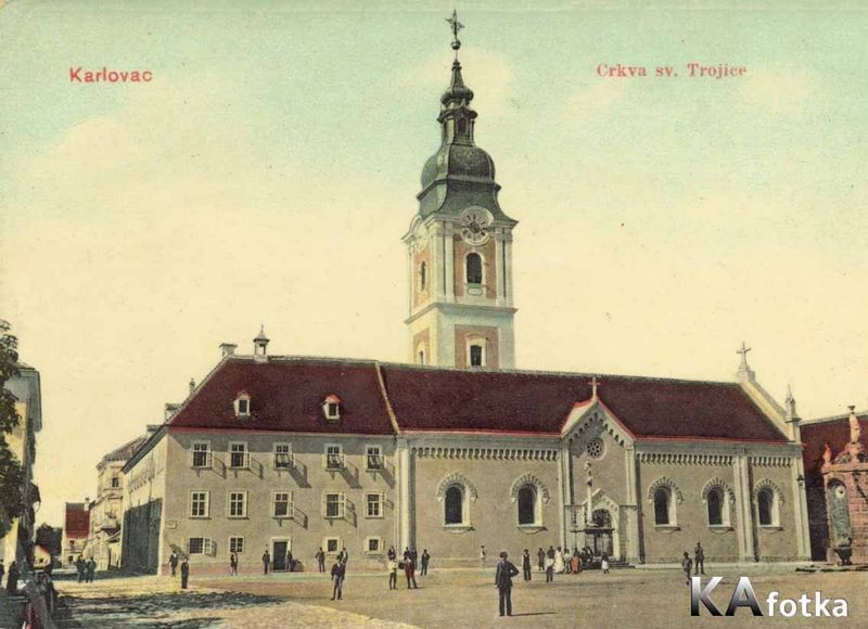 Crkva Presvetog Trojstva sa samostanom, Karlovac - izvor foto: kafotka.net Crkva Presvetog Trojstva sa samostanom