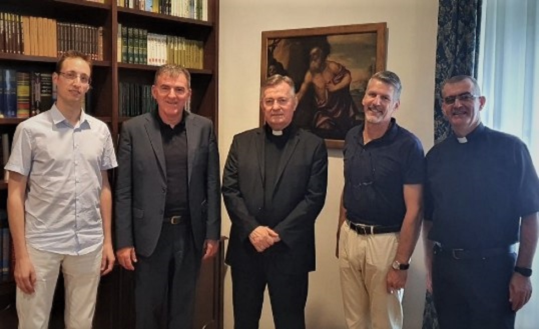 foto IKA Nadbiskup Barišić susreo se s članovima Hrvatskog katoličkoga liječničkog društva