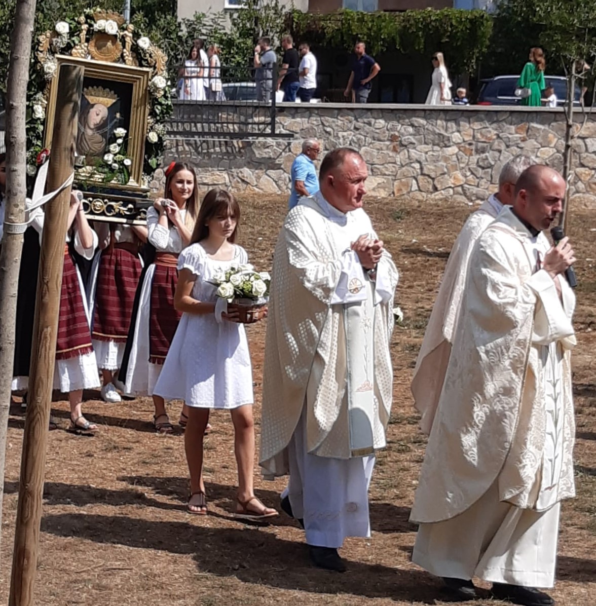 Članovi HKLD a Podružnice Imotski na tradicionalnom blagdanskom slavlju u Zelenoj katedrali 2
