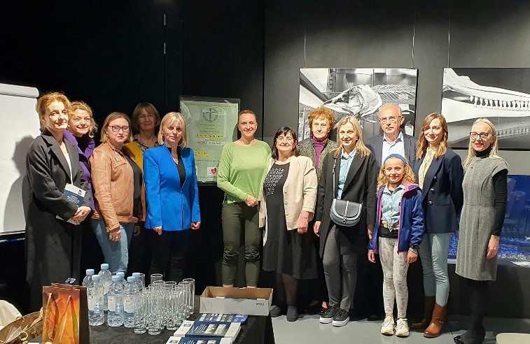 Sudionici stručnog predavanja Kineziologija rada u Karlovcu