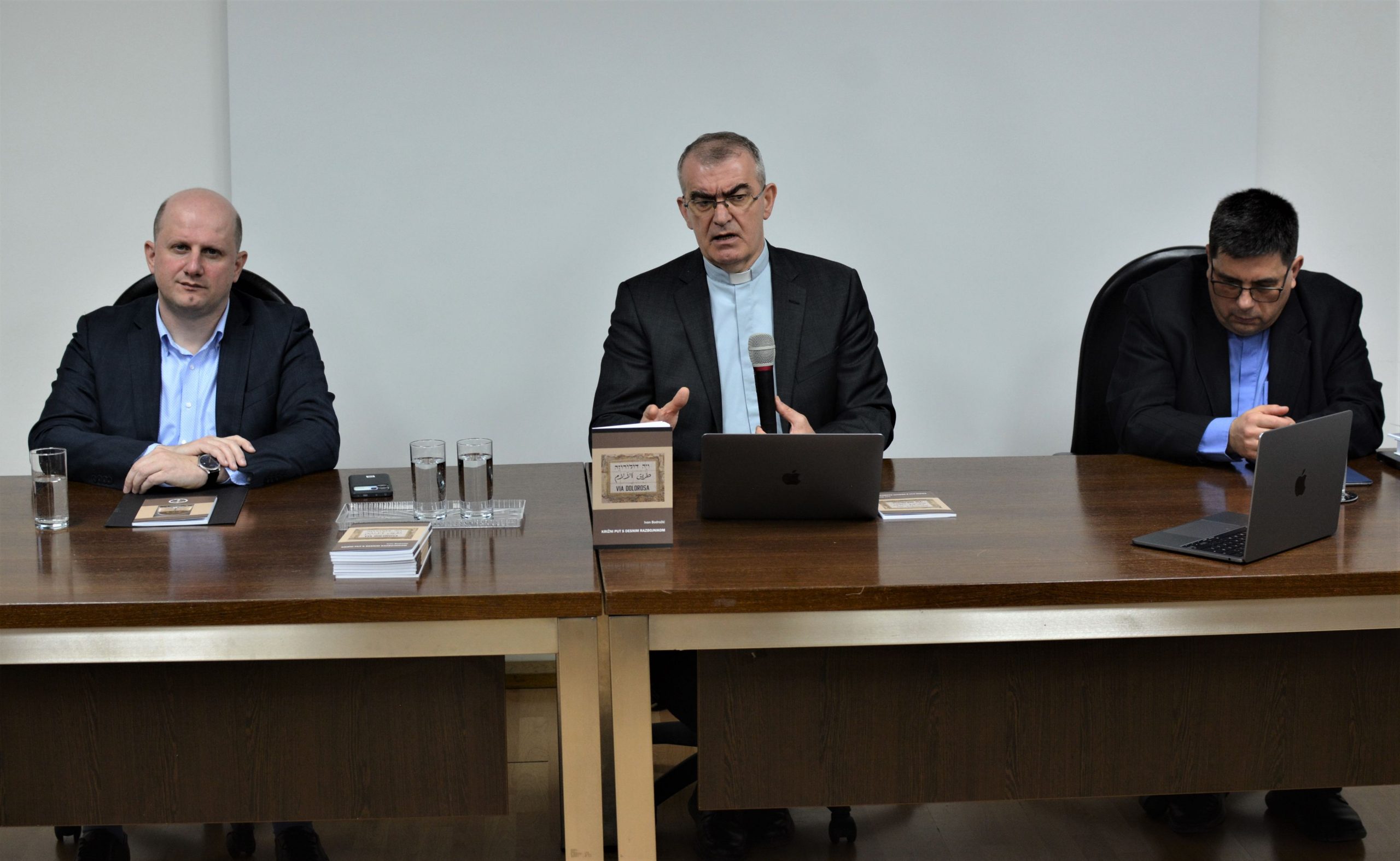 Predstavljanje Križnog puta s desnim razbojnikom prof. dr. Ivana Bodrožića