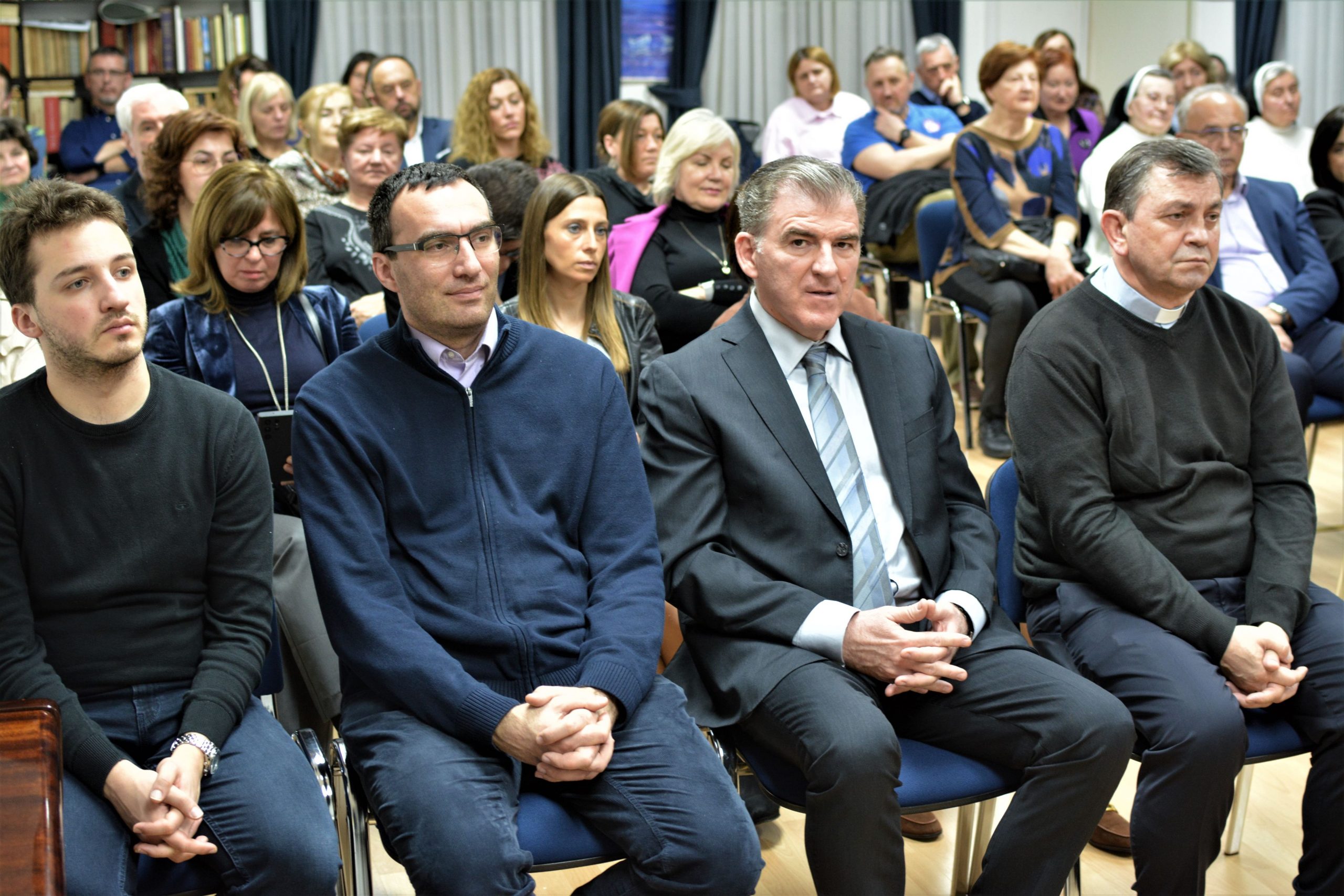 PREDSTAVLJANJE KRIŽNOG PUTA S DESNIM RAZBOJNIKOM PROF. DR. IVANA BODROŽIĆA